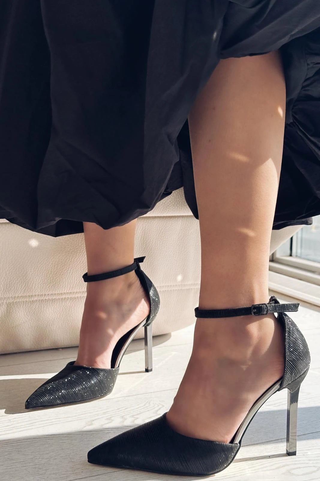 Wolly Parlak Deri Topuk Detaylı Stiletto Siyah