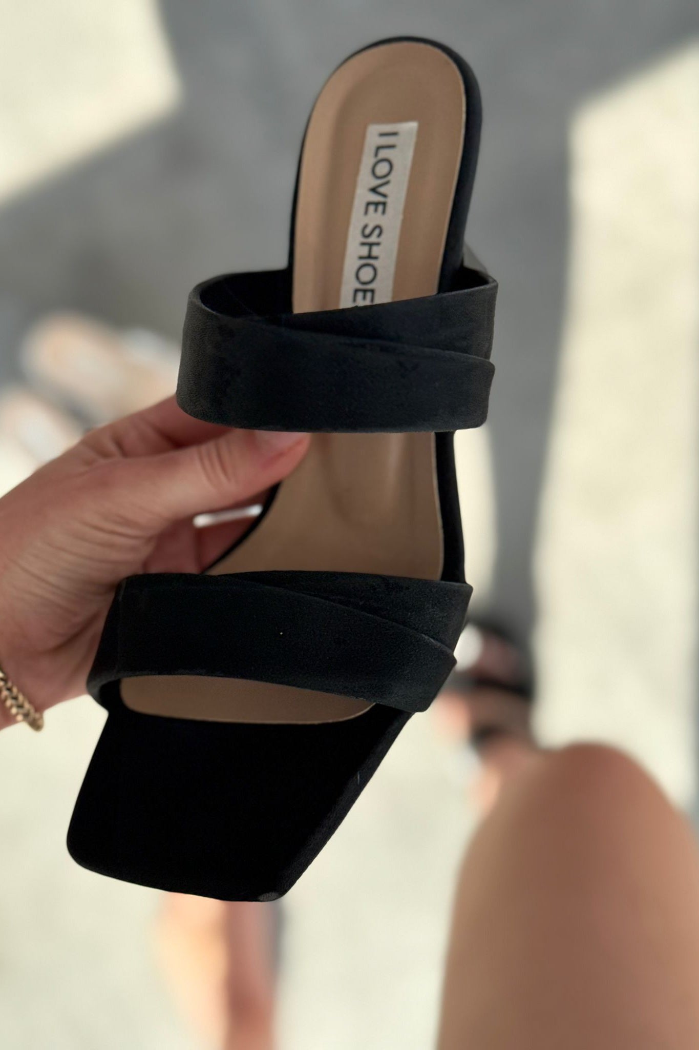 Mirvo Mat Deri Siyah Bant Detaylı Topuklu Terlik - ILOVESHOES