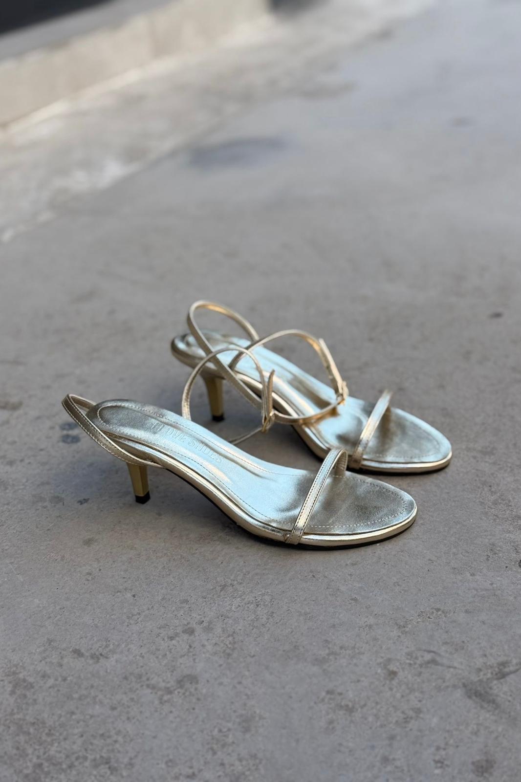 Colva Mat Deri Gold Tek Bant Topuklu Ayakkabı - ILOVESHOES
