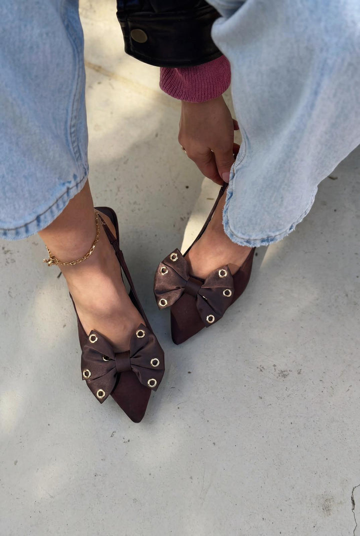 Delvonis Stiletto Acıkahve Saten Fiyonk Detaylı - ILOVESHOES