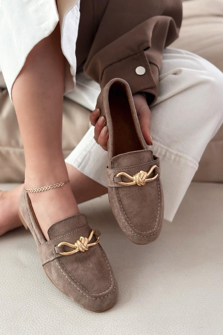 Avelis Kadın Loafer Vizon Süet Fiyonk Detaylı - ILOVESHOES