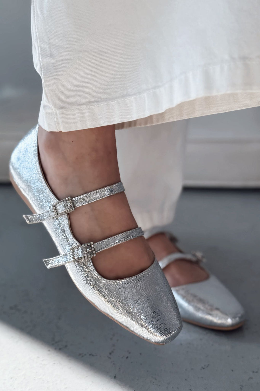 Harwor Parlak Deri Toka Detaylı Kadın Babet Gümüş - ILOVESHOES Türkiye