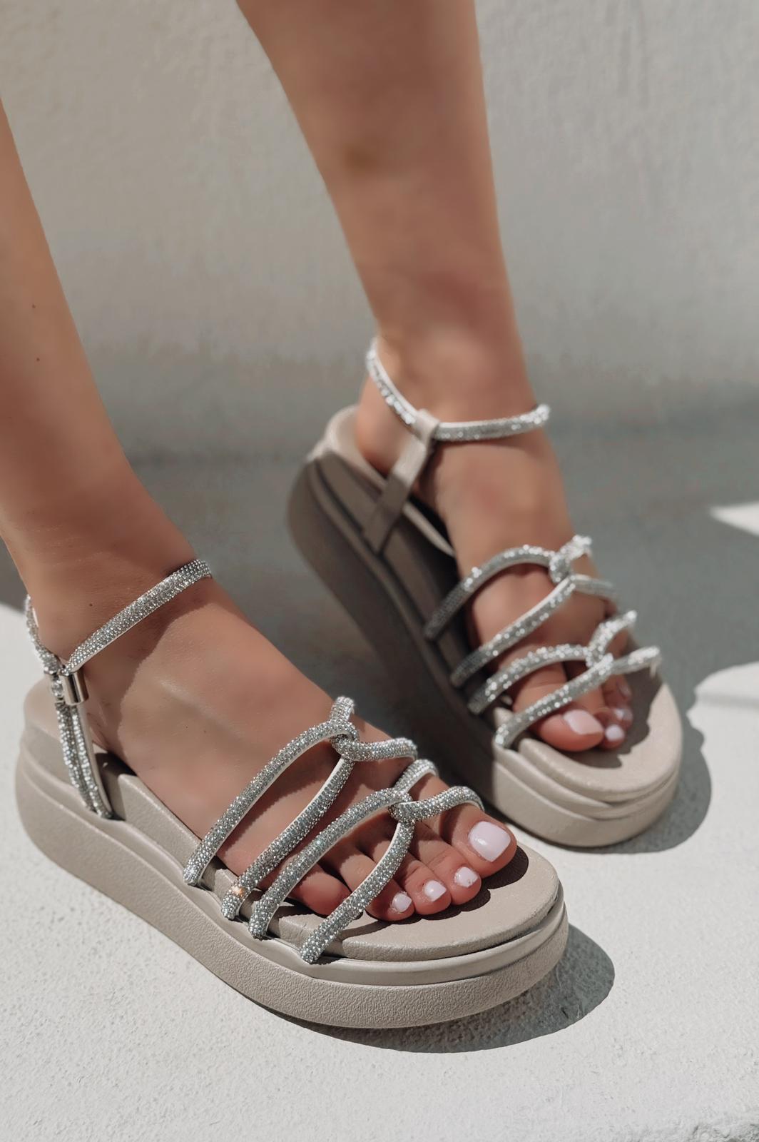 Tylinea Mat Bej Gümüş Bantlı Kadın Sandalet - ILOVESHOES