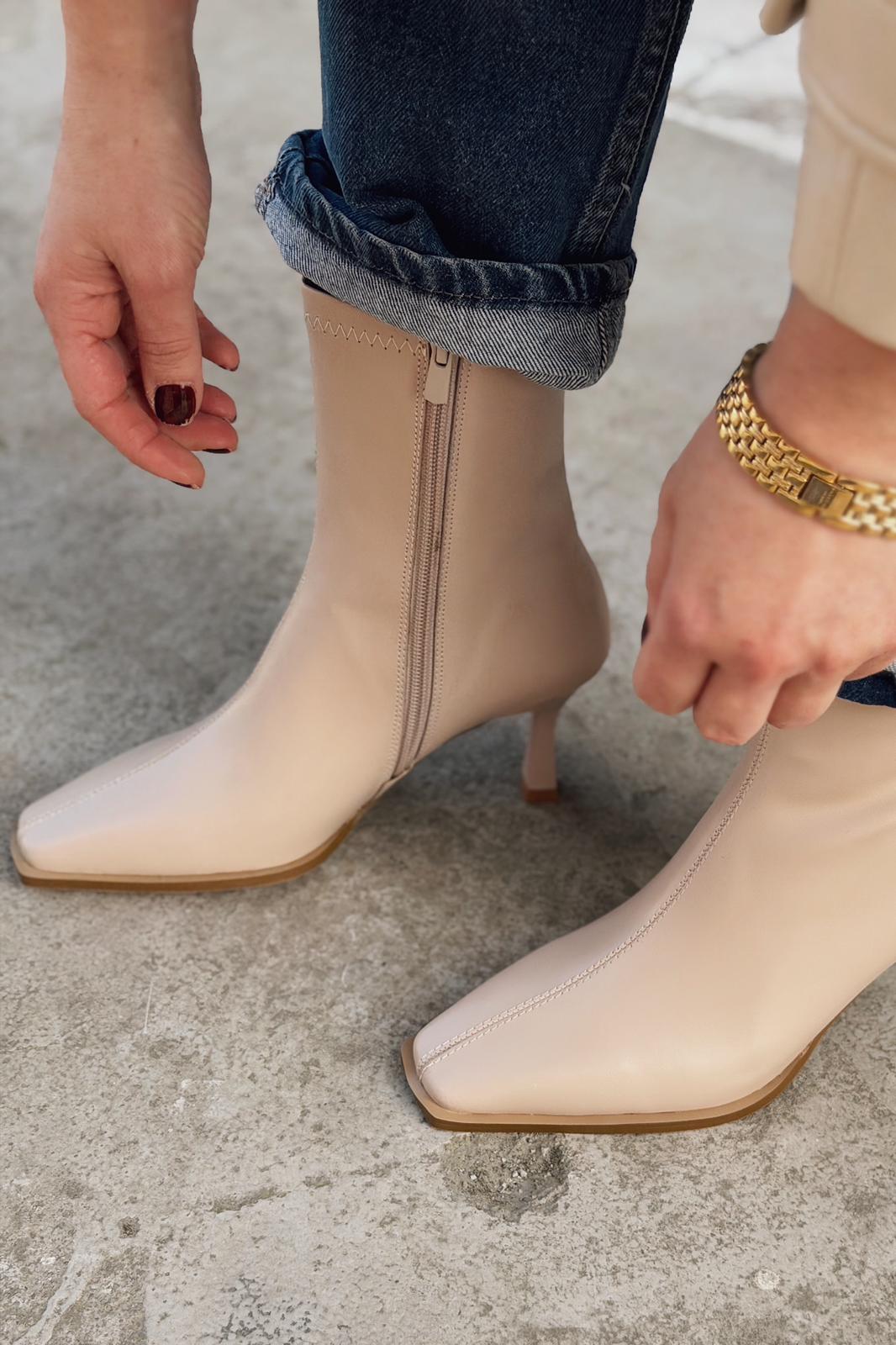 Alderie Kadın Topuklu Bot Bej Mat Deri - ILOVESHOES