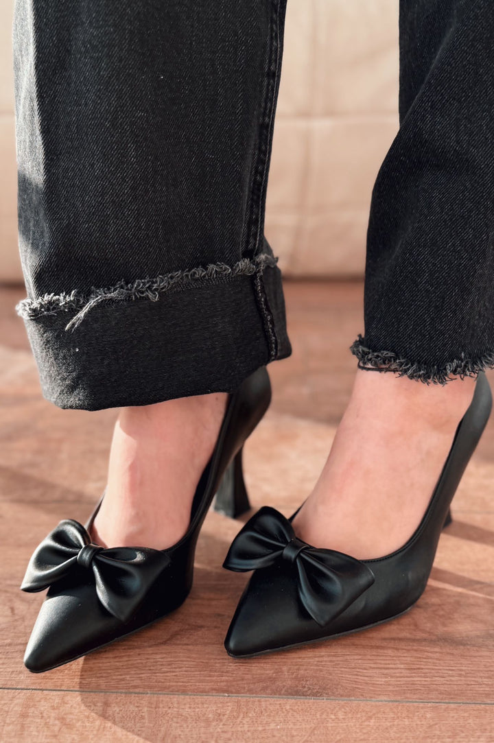 Odrin Mat Deri Siyah Fiyonk Detaylı Stiletto - ILOVESHOES