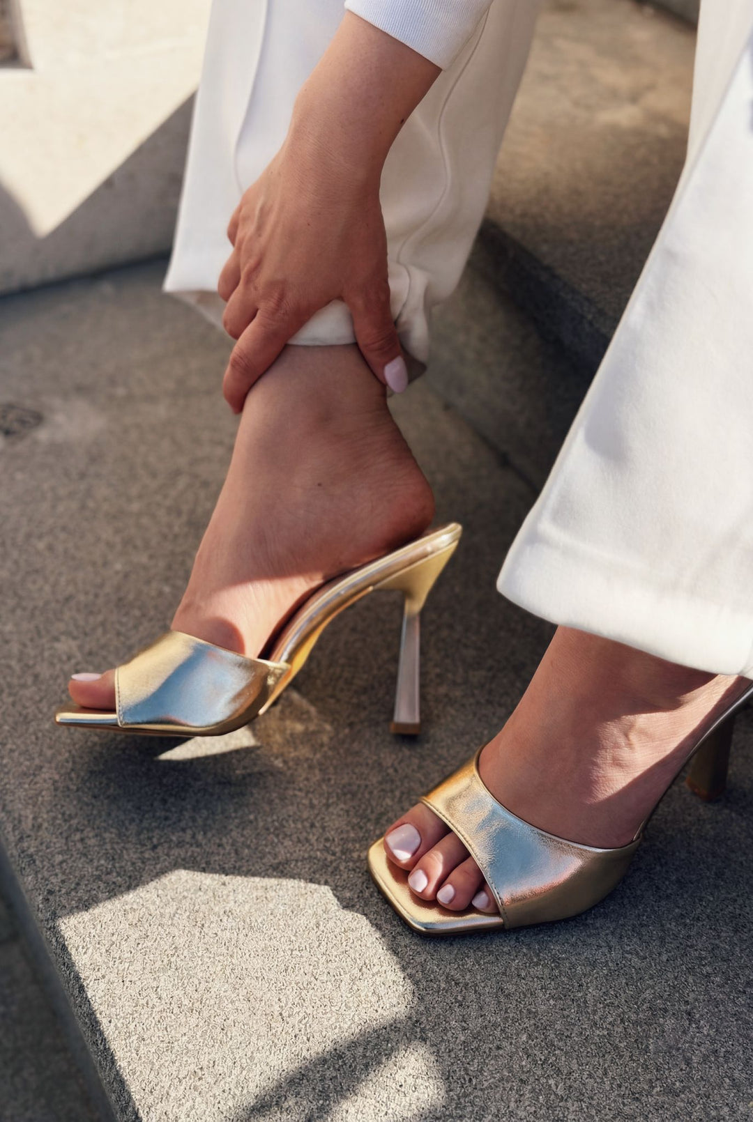 Sorel Gold Mat Deri Kadın Topuklu Terlik - ILOVESHOES