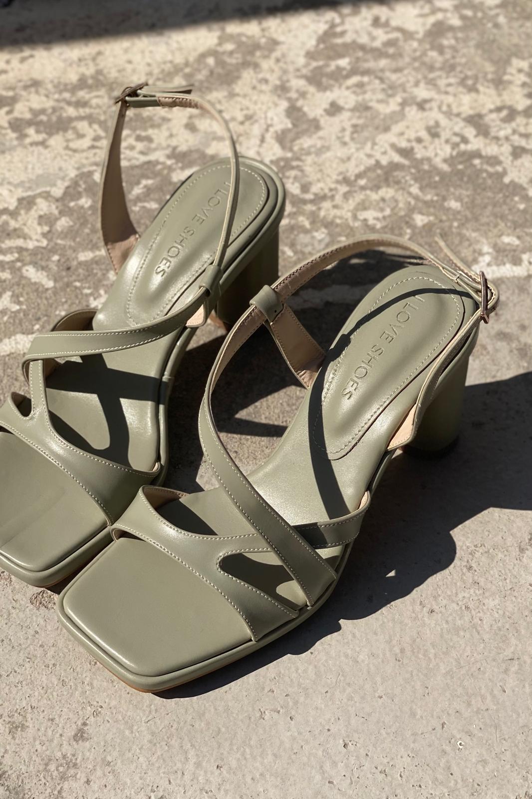 Lorvina Mat Deri Su Yeşili Topuklu Ayakkabı - ILOVESHOES