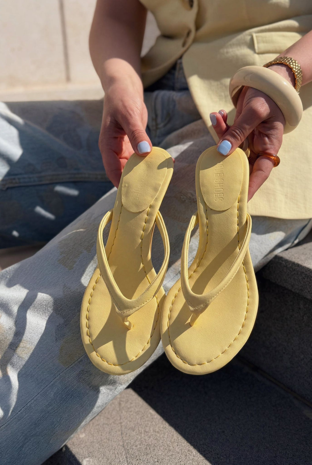 Arlene Sarı Mat Deri Kadın Parmak Arası Topuklu Terlik - ILOVESHOES