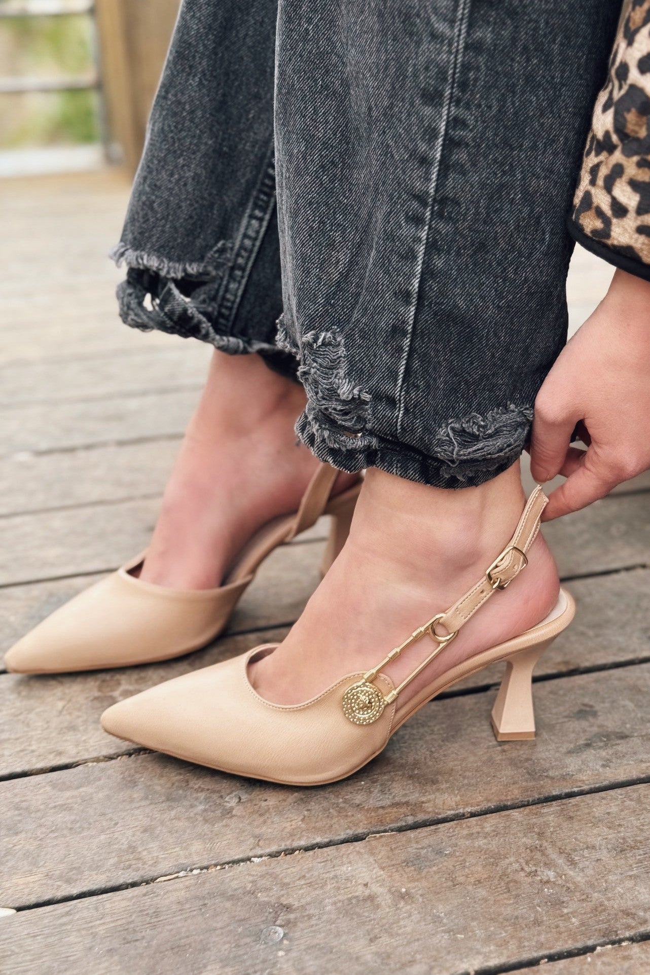 Relvor Mat Deri Nude Toka Detaylı Stiletto