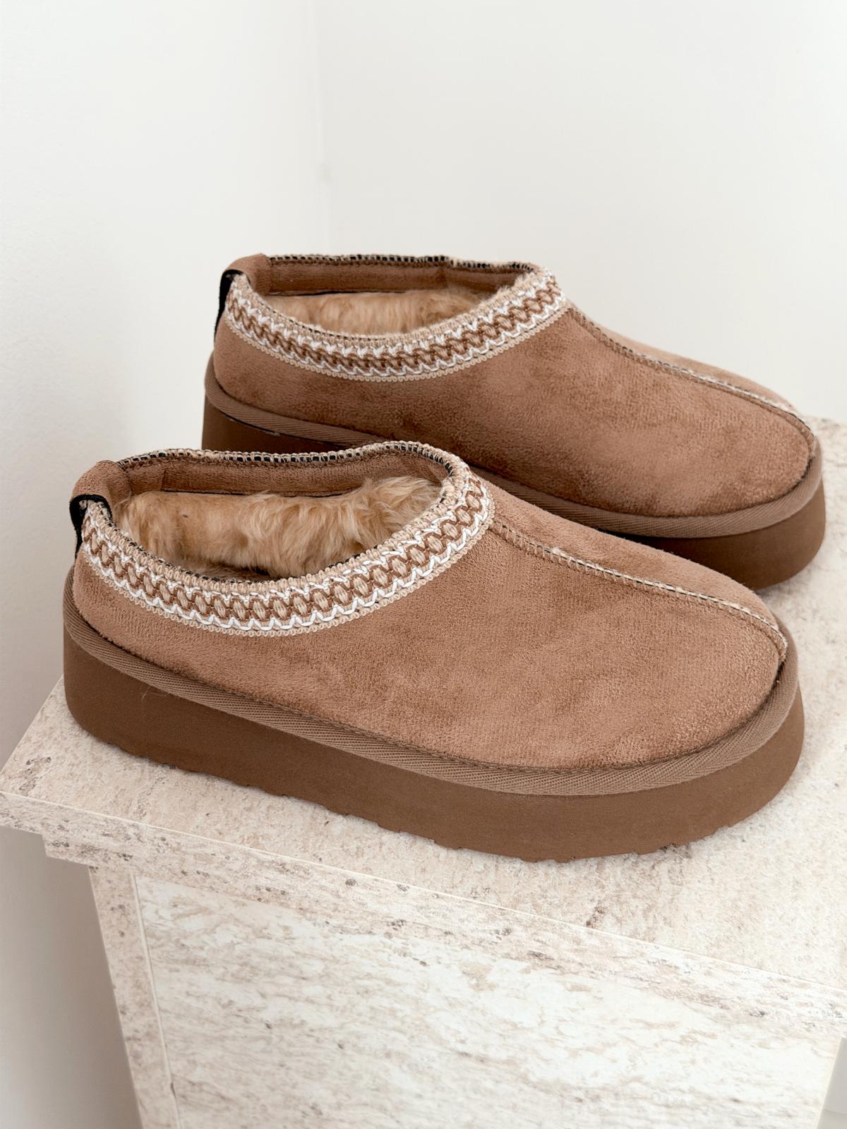 Lefani Kadın İçi Tüylü Terlik Camel Süet - ILOVESHOES