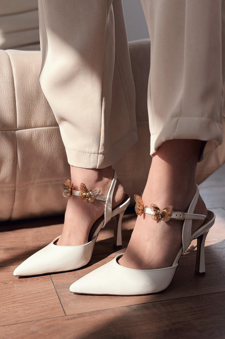 Senar Stiletto Beyaz Rugan Kelebek Detaylı - ILOVESHOES