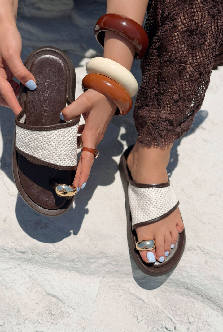 Sarven Acı Kahve Mat Deri Kadın Parmak Arası Terlik - ILOVESHOES