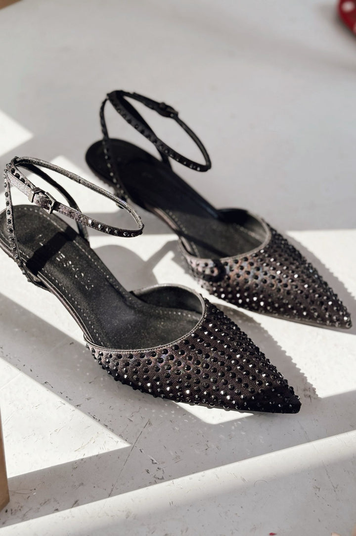 Orynea Saten Siyah Taş Detaylı Kısa Topuklu Kadın Ayakkabı - ILOVESHOES