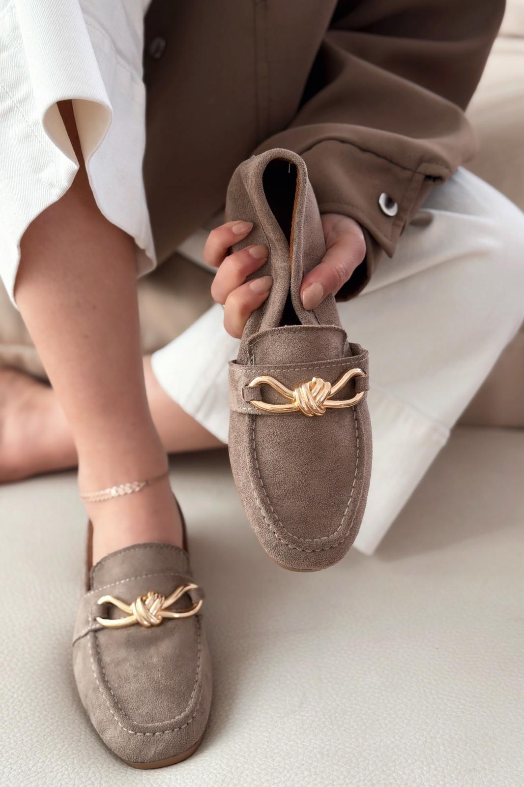Avelis Kadın Loafer Vizon Süet Fiyonk Detaylı - ILOVESHOES