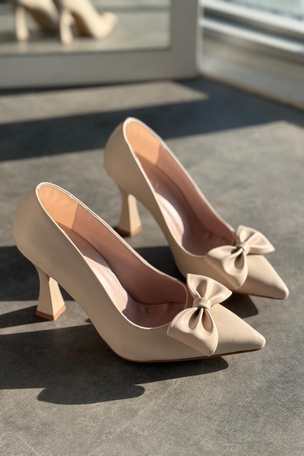 Odrin Mat Deri Bej Fiyonk Detaylı Stiletto - ILOVESHOES