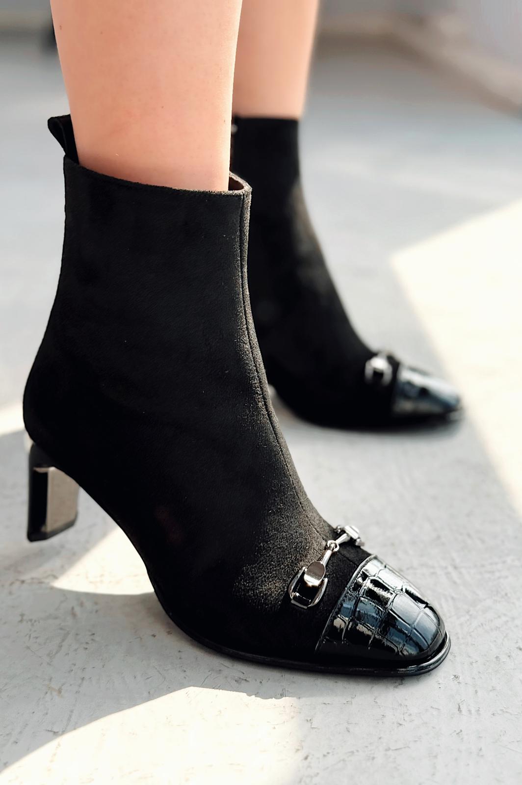 Requen Kadın Topuklu Bot Siyah Süet Toka Detaylı - ILOVESHOES