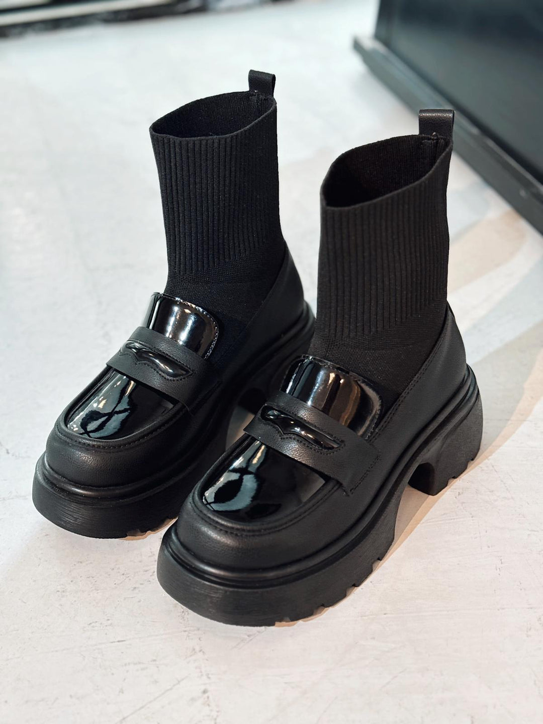 Celora Kadın Kalın Taban Bot Siyah Triko - ILOVESHOES