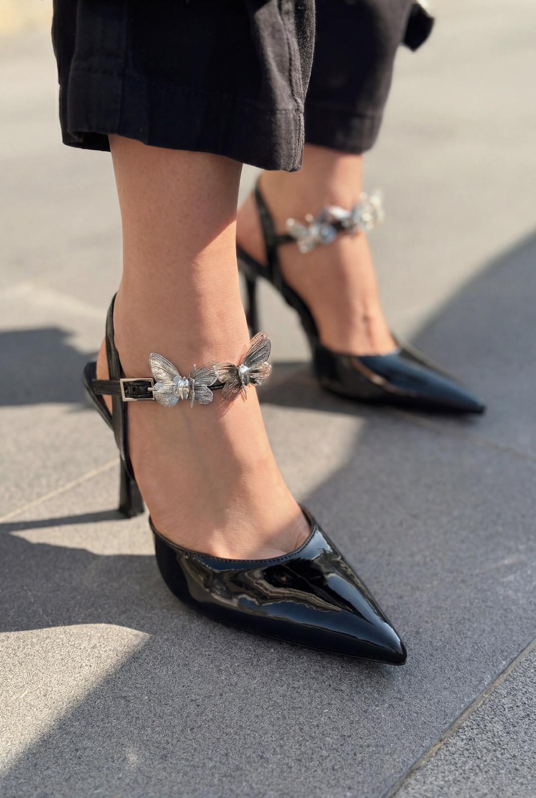 Senar Stiletto Siyah Rugan Kelebek Detaylı - ILOVESHOES