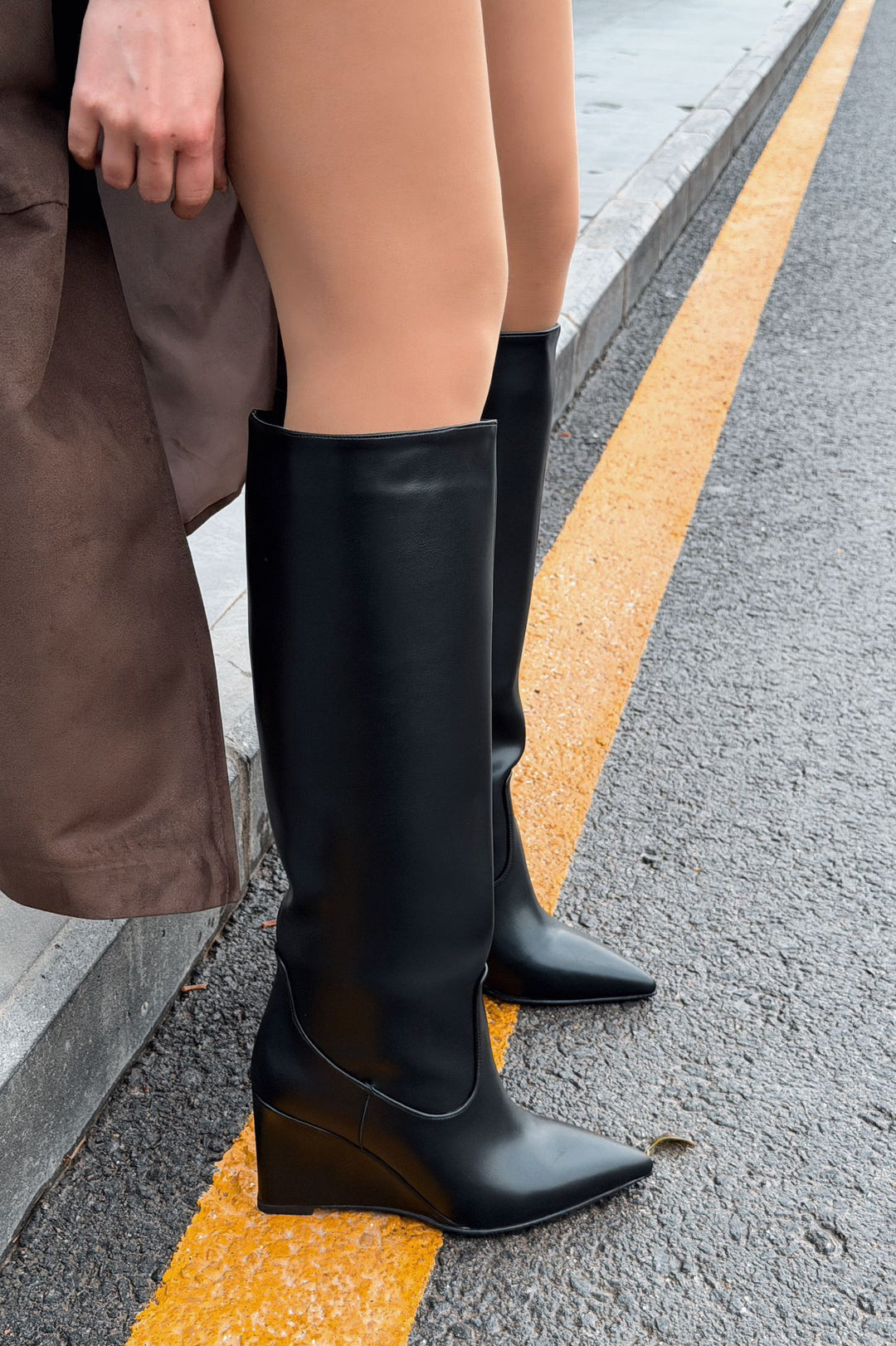 Ravita Kadın Dolgu Topuklu Çizme Siyah Mat Deri - ILOVESHOES
