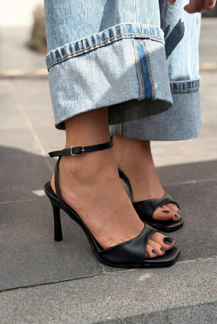 Elvona Siyah Mat Deri Kadın Topuklu Sandalet - ILOVESHOES