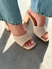 Minya Mat Deri Bej Desenli Kalın Topuklu Terlik - ILOVESHOES