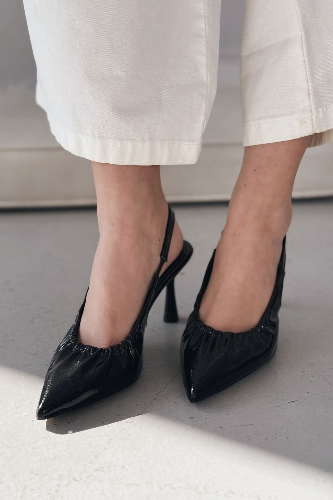 Naline Kırışık Rugan Siyah Kadın Ayakkabı - ILOVESHOES