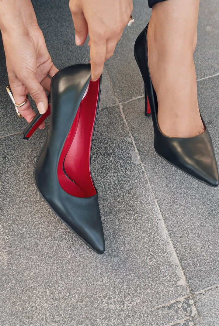 Noxi Siyah Mat Deri Kadın Stiletto