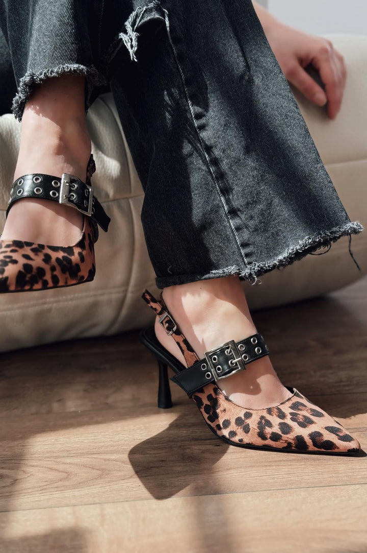Benor Saten Leo Desenli Toka Detaylı Stiletto
