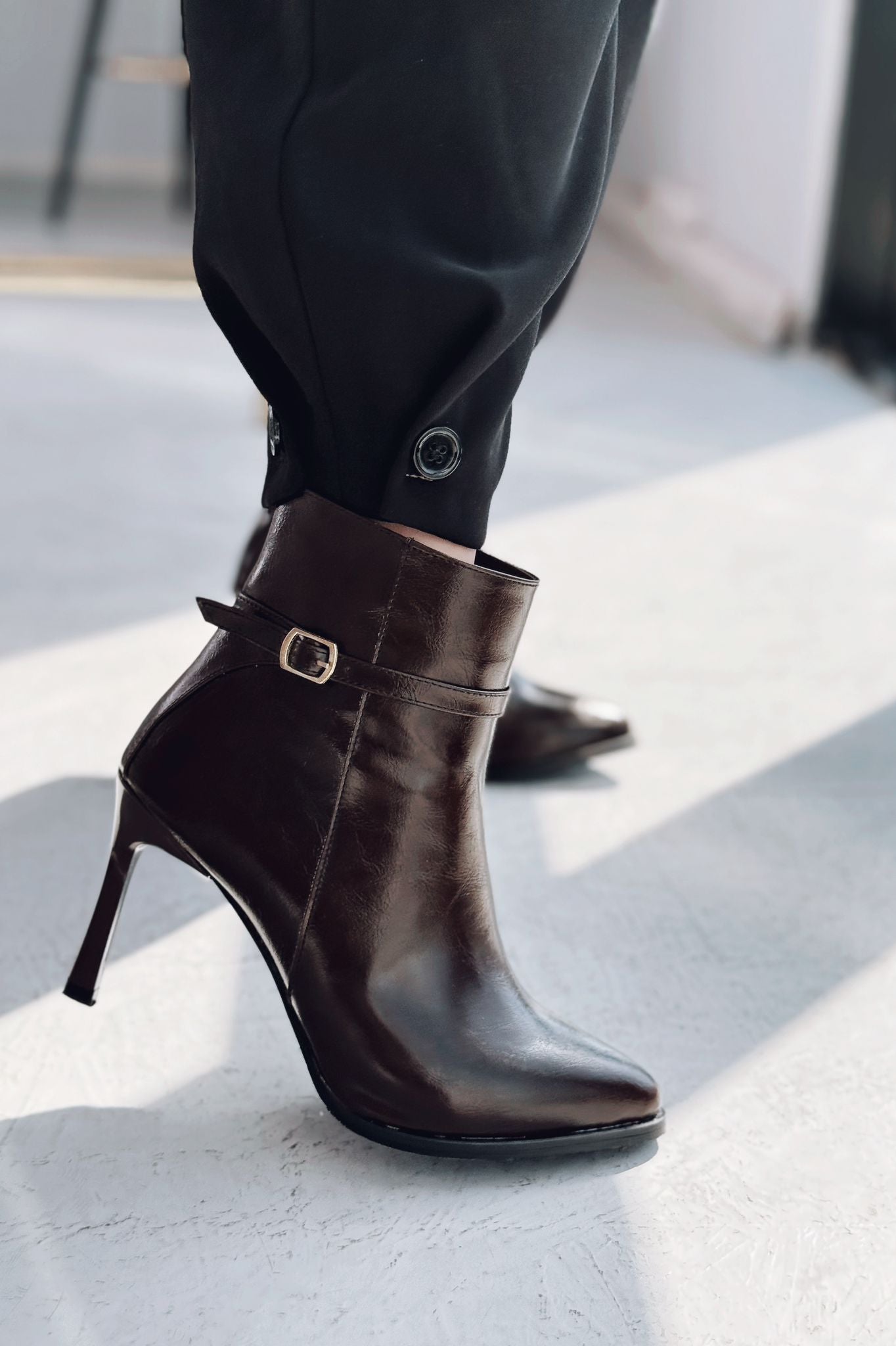 Virelo Kadın Topuklu Bot Acıkahve Parlak Deri - ILOVESHOES