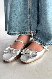Ratins Kırışık Deri Gümüş Kurdele Detaylı Kadın Babet - ILOVESHOES