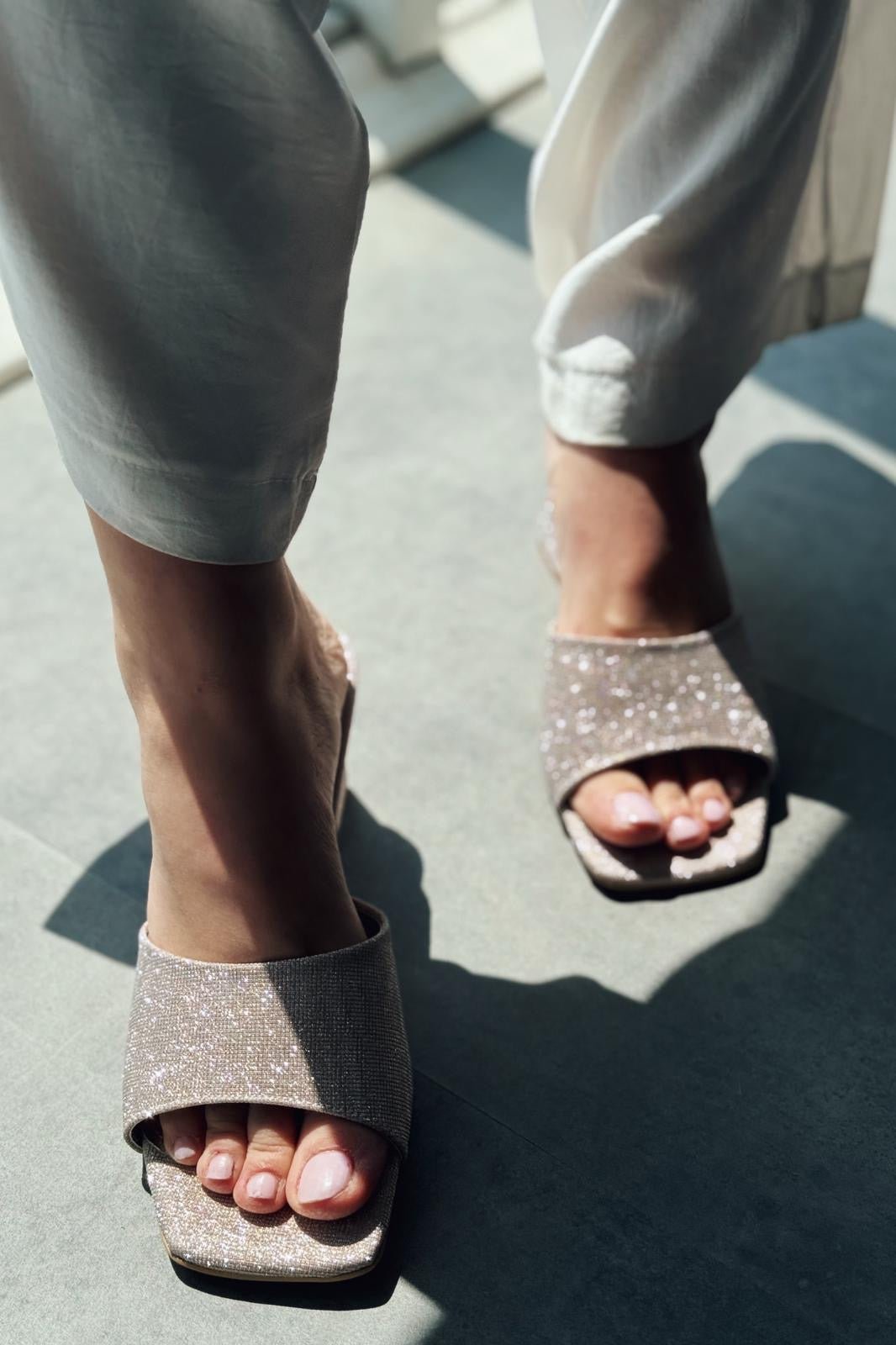 Vesso Tekstil Gold Kalın Topuklu Terlik - ILOVESHOES