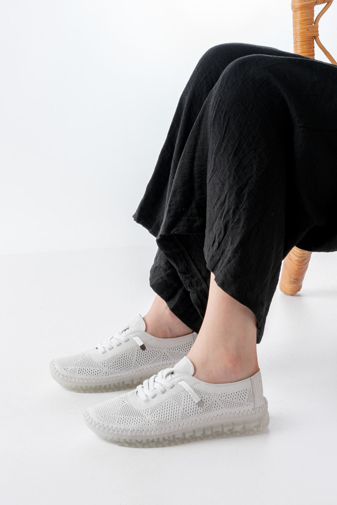 Narissa Hakiki Deri Beyaz Şeffaf Taban Kadın Spor Ayakkabı - ILOVESHOES