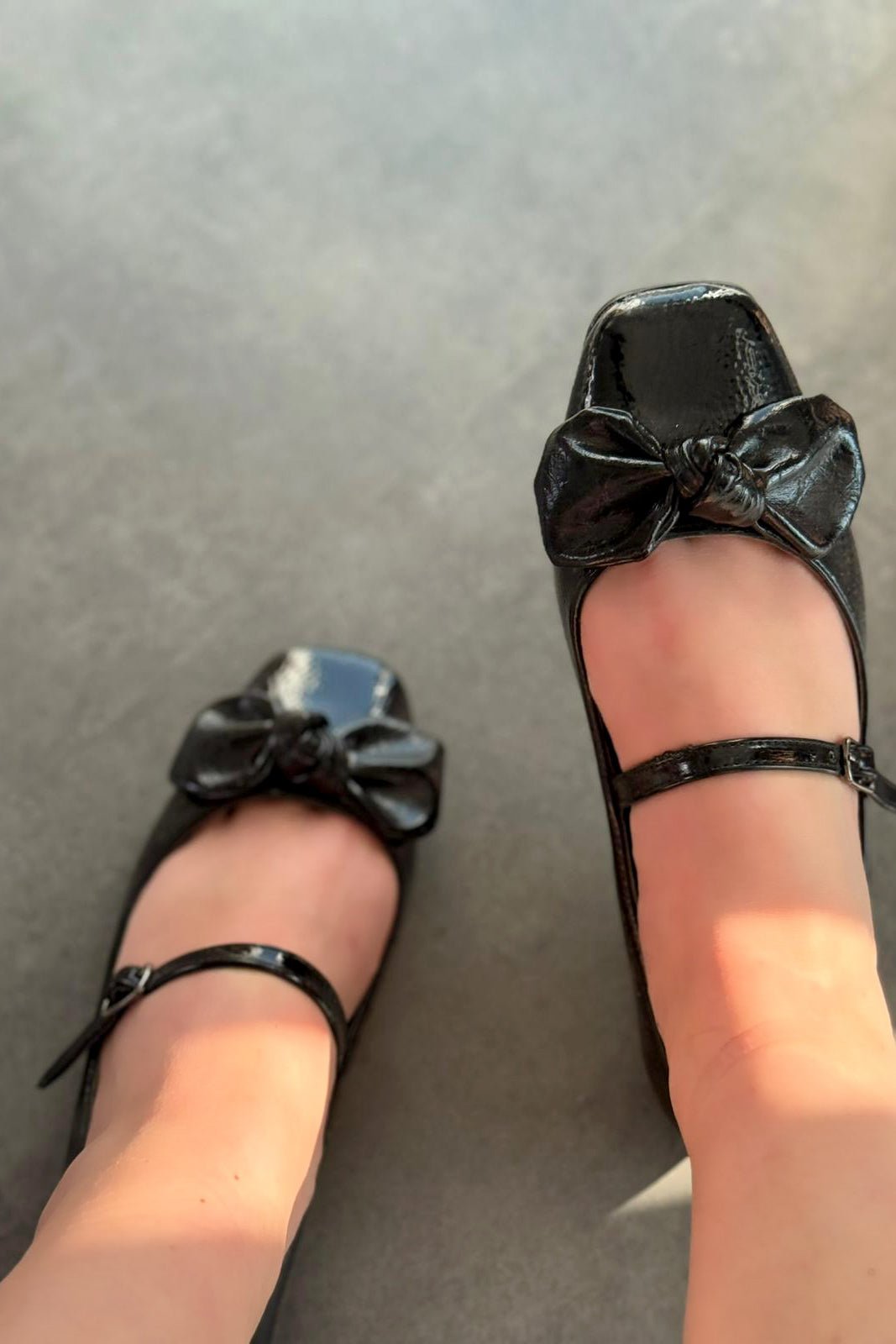 Ratins Kırışık Deri Siyah Kurdele Detaylı Kadın Babet - ILOVESHOES