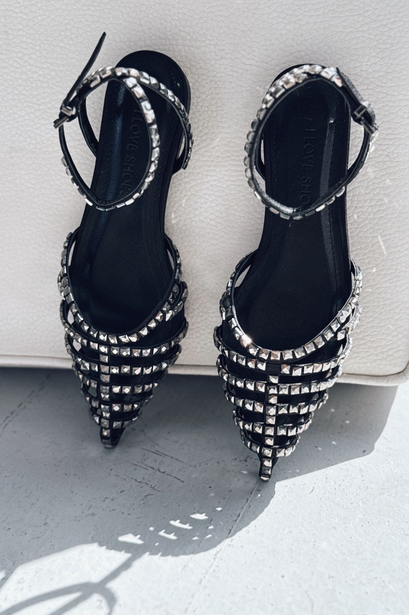 Xomira Siyah Bant Detaylı Kadın Babet - ILOVESHOES