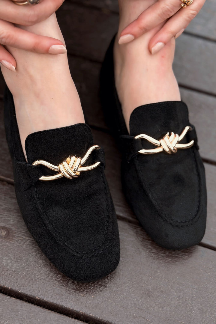 Avelis Kadın Loafer Siyah Süet Fiyonk Detaylı
