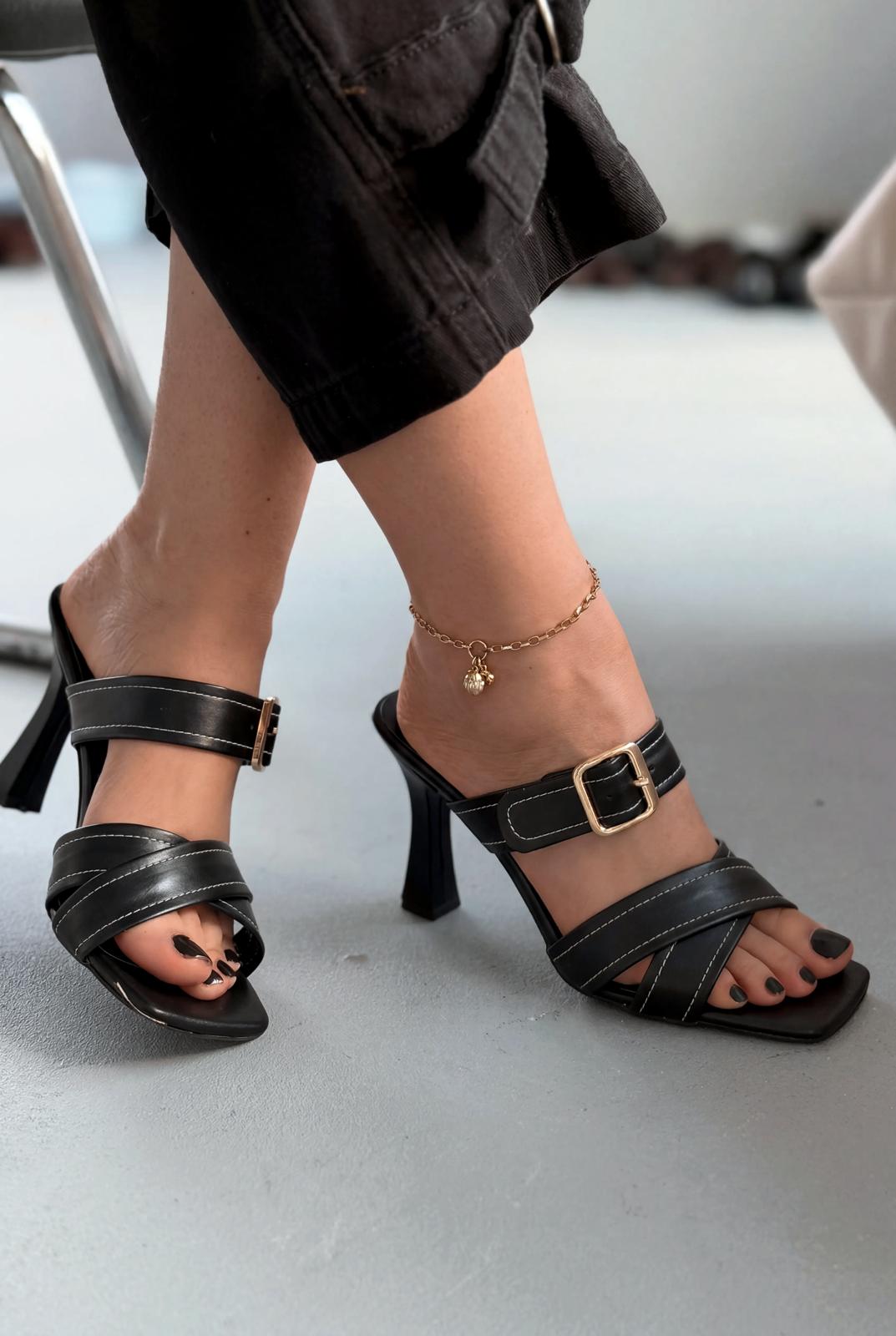 Norden Siyah Mat Deri Kadın Topuklu Terlik - ILOVESHOES