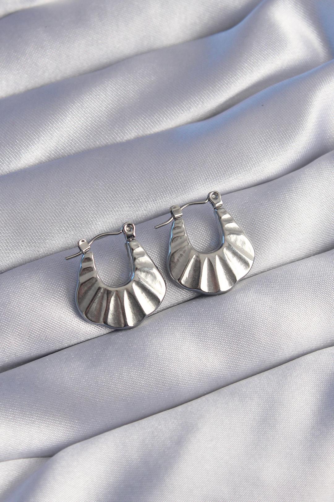 ILS-1153-316L Çelik Gümüş Renk Kabartmalı Görünüm Küpe
