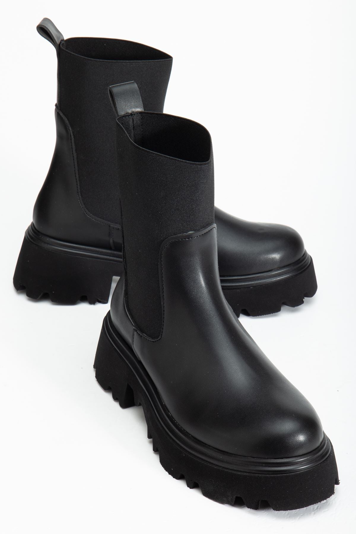 Bellora Kadın Bot Siyah Parlak Deri Lastikli - ILOVESHOES