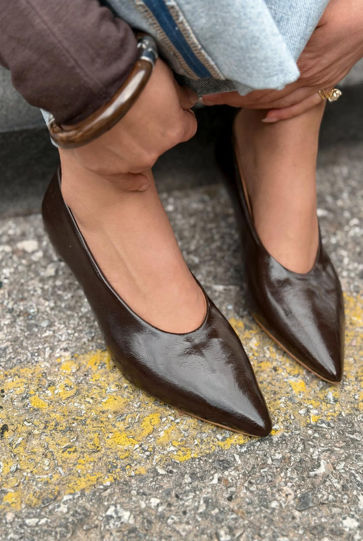 Seranis Hakiki Deri Stiletto Acıkahve Kırışık Rugan - ILOVESHOES