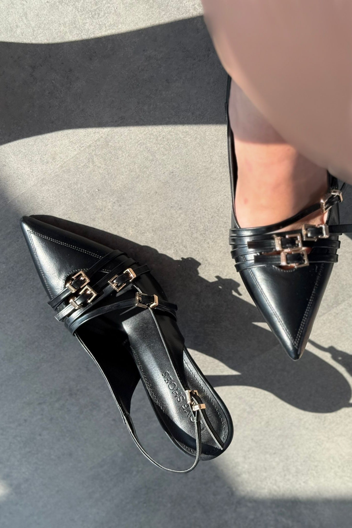 Veloro Mat Deri Toka Detaylı Siyah Stiletto - ILOVESHOES