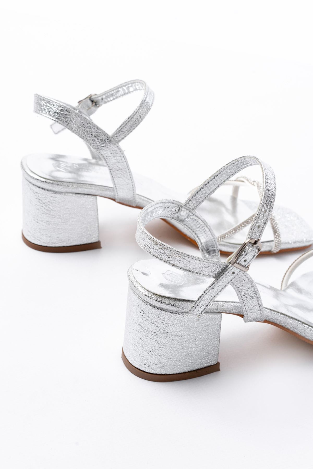 Torina Parlak Deri Gümüş Sarmal Bant Detaylı Topuklu Ayakkabı - ILOVESHOES
