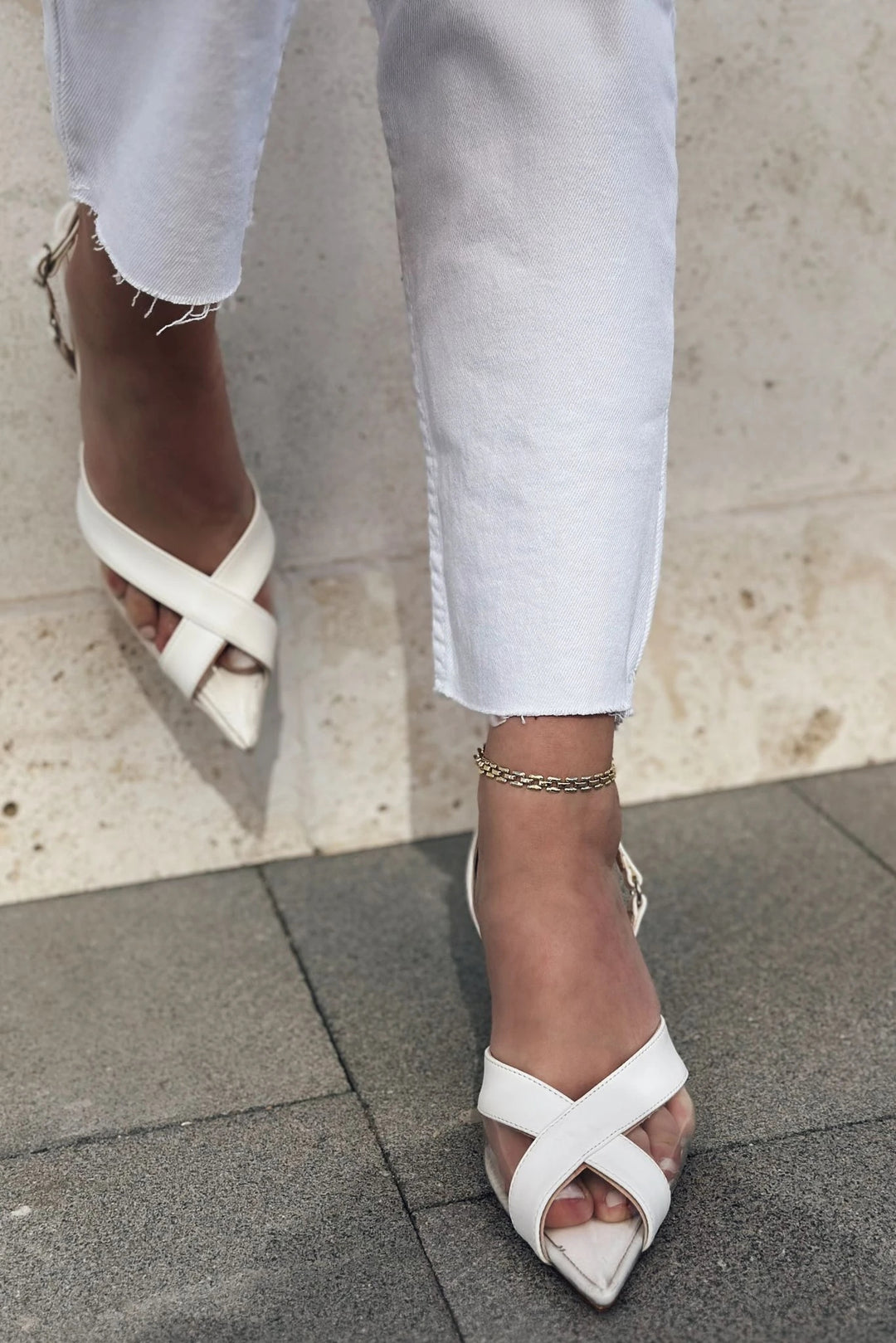 Savro Mat Deri Şeffaf Detaylı Stiletto Beyaz