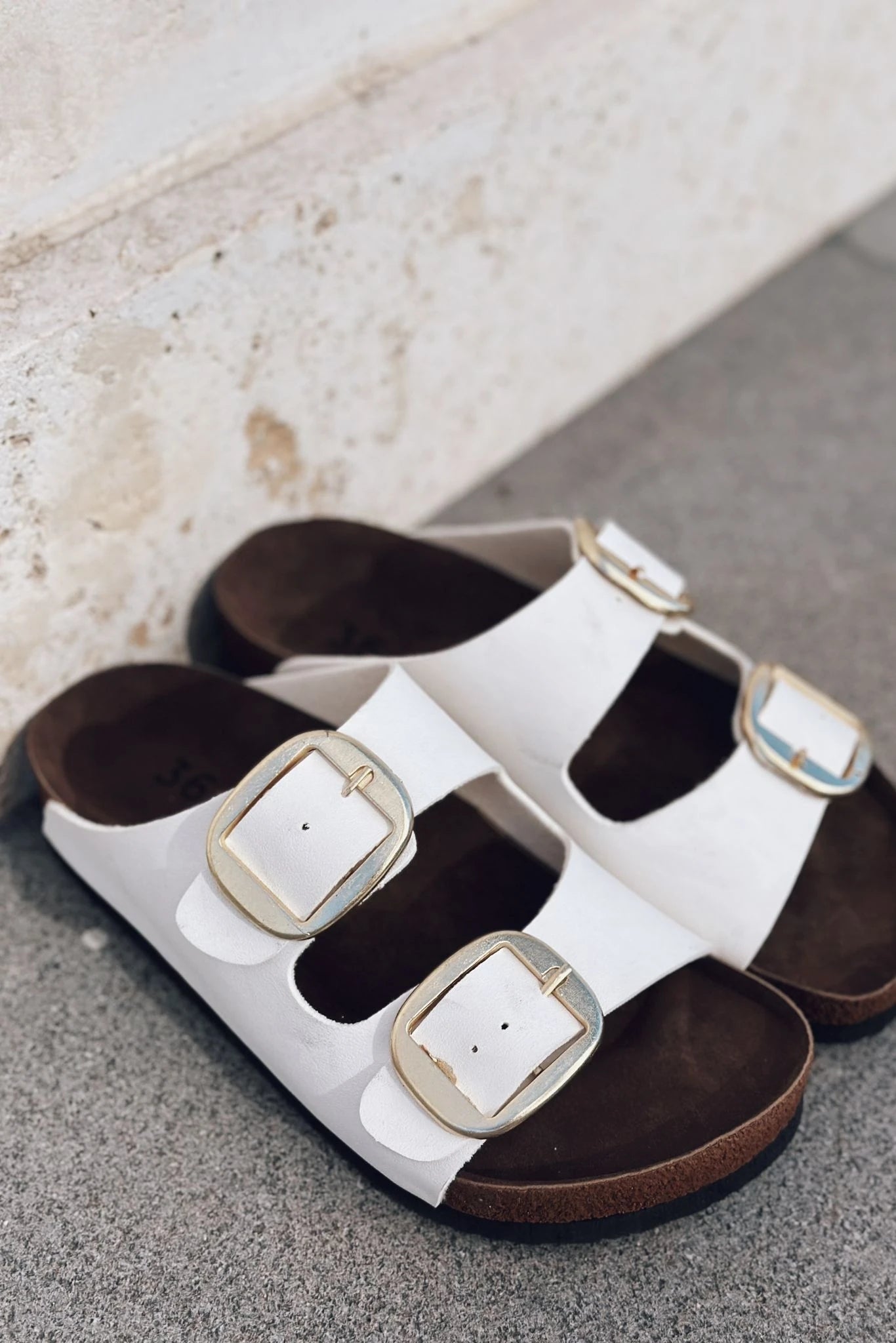 Rinox Nubuk Toka Detaylı Terlik Beyaz - ILOVESHOES