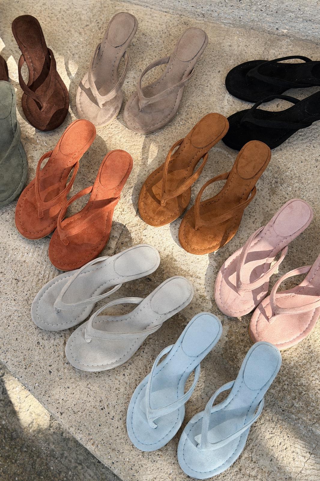 Arlene Topuklu Parmak Arası Terlik Kiremit Süet - ILOVESHOES