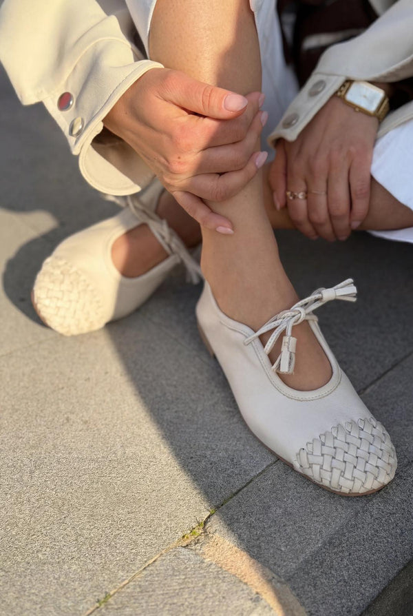 Talorin Hakiki Deri Kadın Bağcıklı Babet Bej - ILOVESHOES