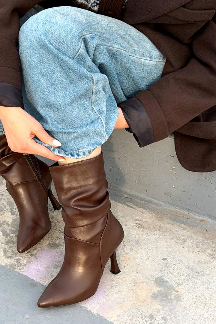 Brilora Kadın Topuklu Bot Kahverengi Süet Körüklü - ILOVESHOES