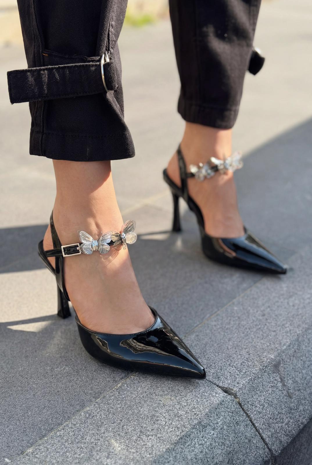 Senar Stiletto Siyah Rugan Kelebek Detaylı - ILOVESHOES