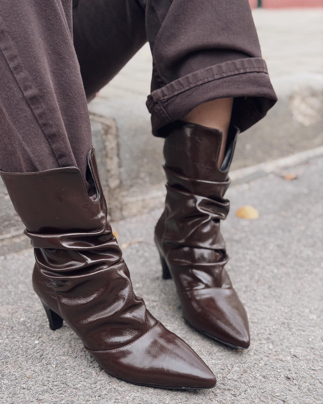 Corlin Kadın Topuklu Körüklü Bot Acıkahve Kırışık Rugan - ILOVESHOES