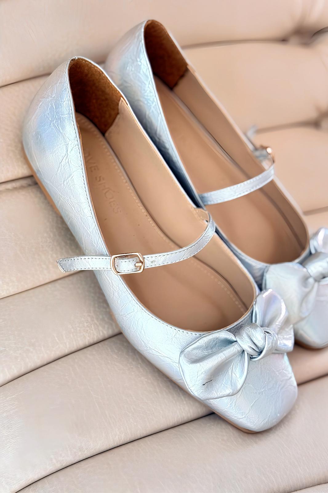 Ratins Kırışık Deri Hologram Kurdele Detaylı Kadın Babet Gümüş - ILOVESHOES