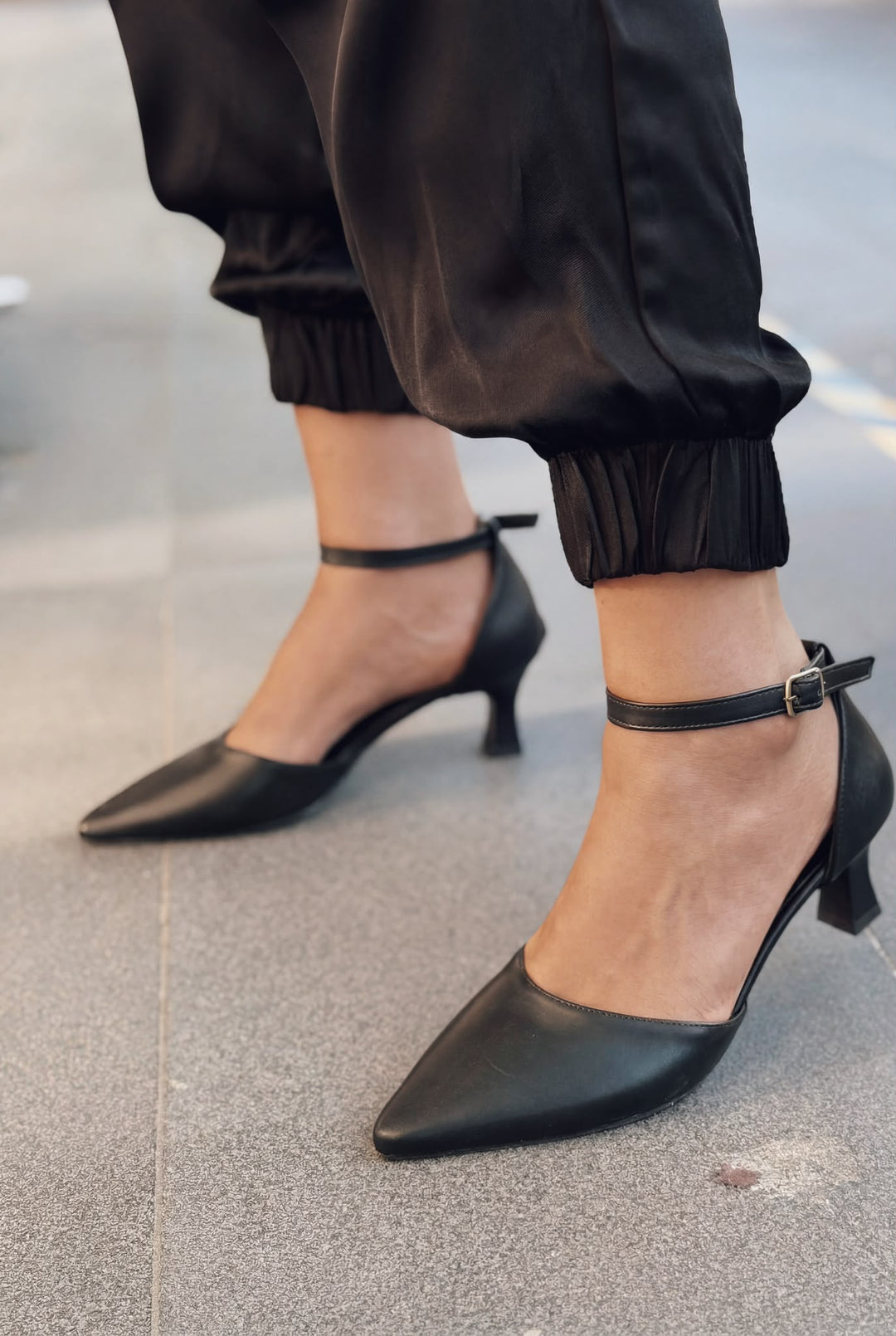 Arlin Siyah Mat Deri Kadın Stiletto